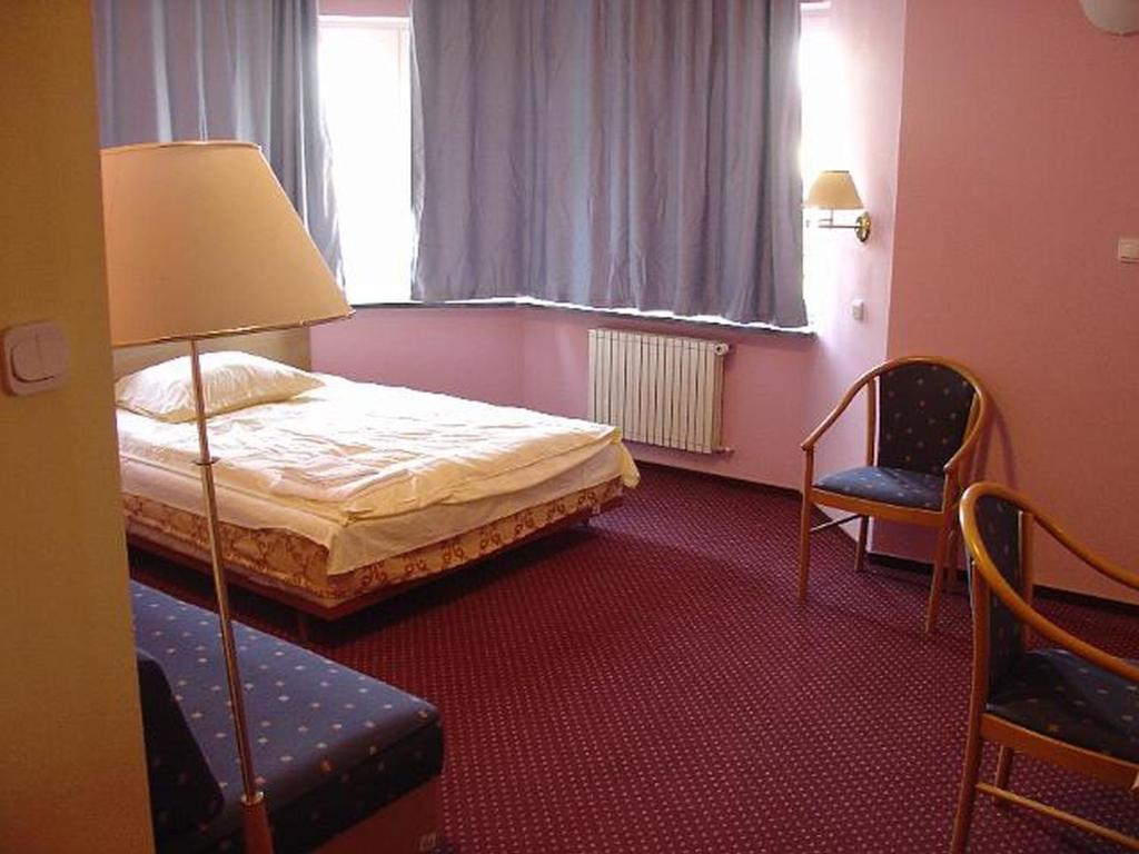 Hotel Rezydencja Parkowa Warschau Zimmer foto