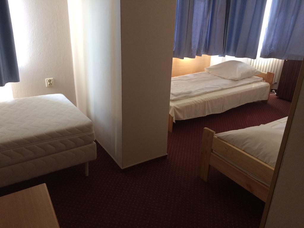 Hotel Rezydencja Parkowa Warschau Exterior foto