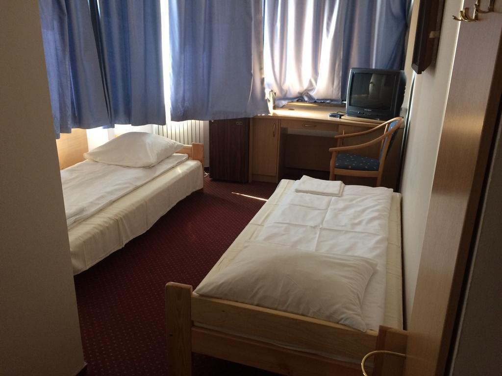 Hotel Rezydencja Parkowa Warschau Exterior foto